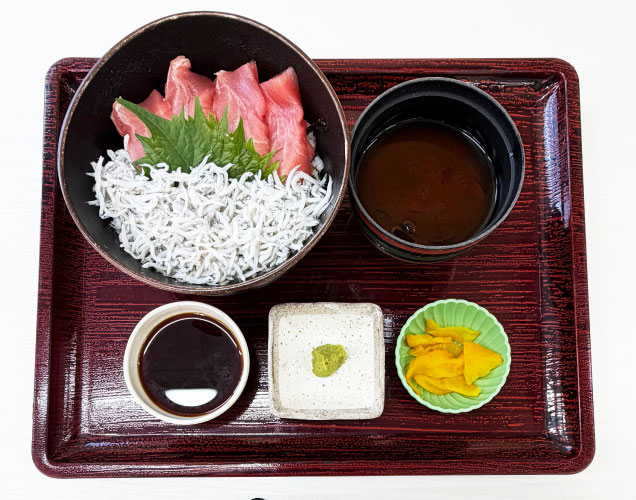 まぐろ・ちりめん丼