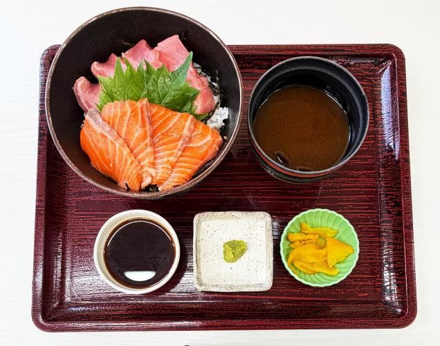 00まぐろ・サーモン丼0000