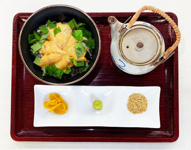 天然鯛のあっさり胡麻茶漬け